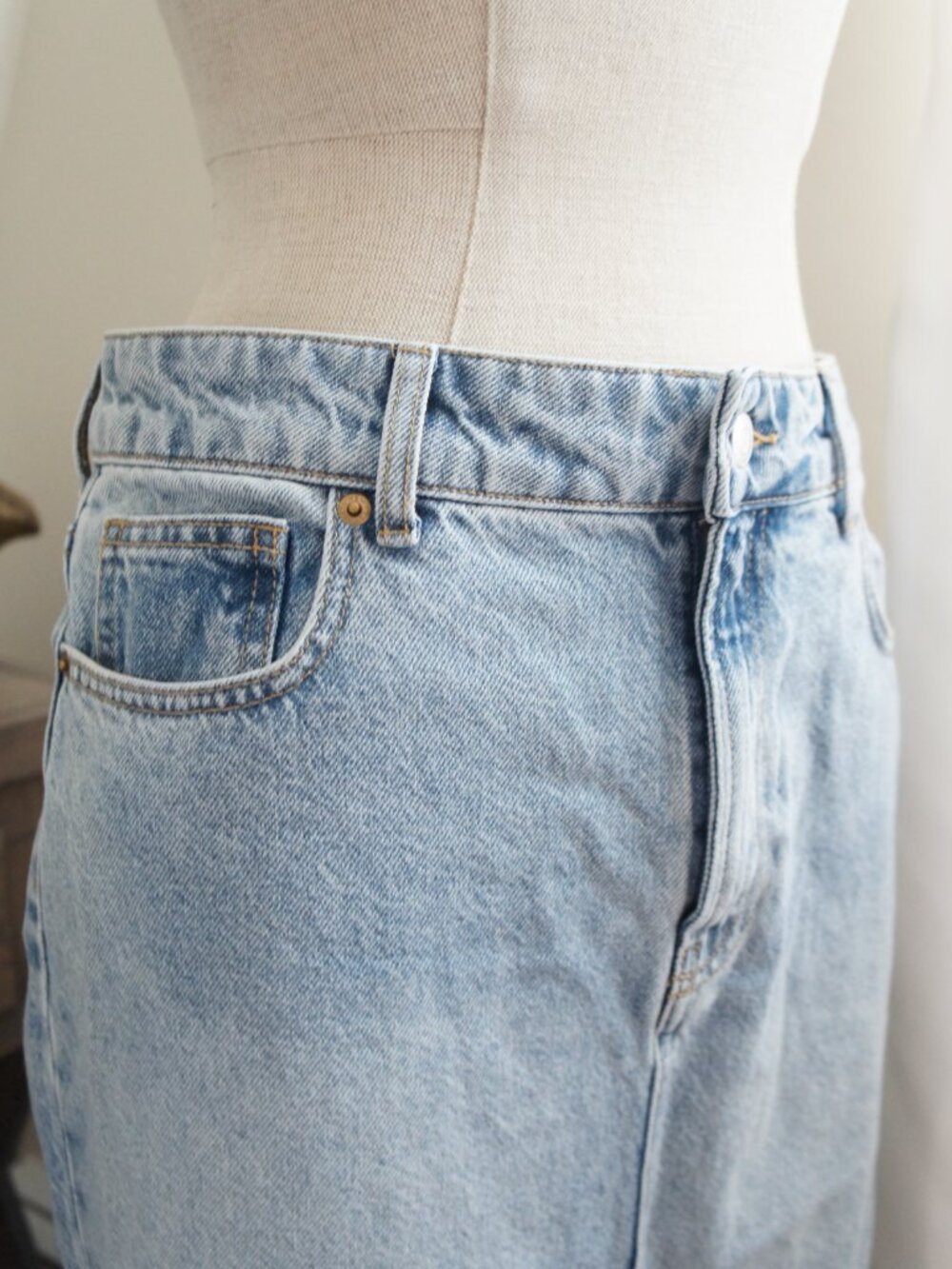 H&M Light Blue Denim Midi Skirt with Front Slit Size 6 NWT - Picture 10 of 12